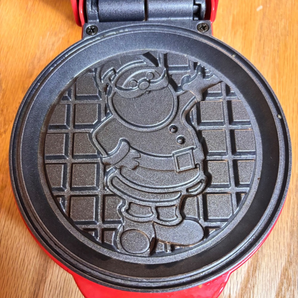 Nostalgia MyMini Santa Waffle Maker Red Christmas Holiday Waffle‎ Maker Tested